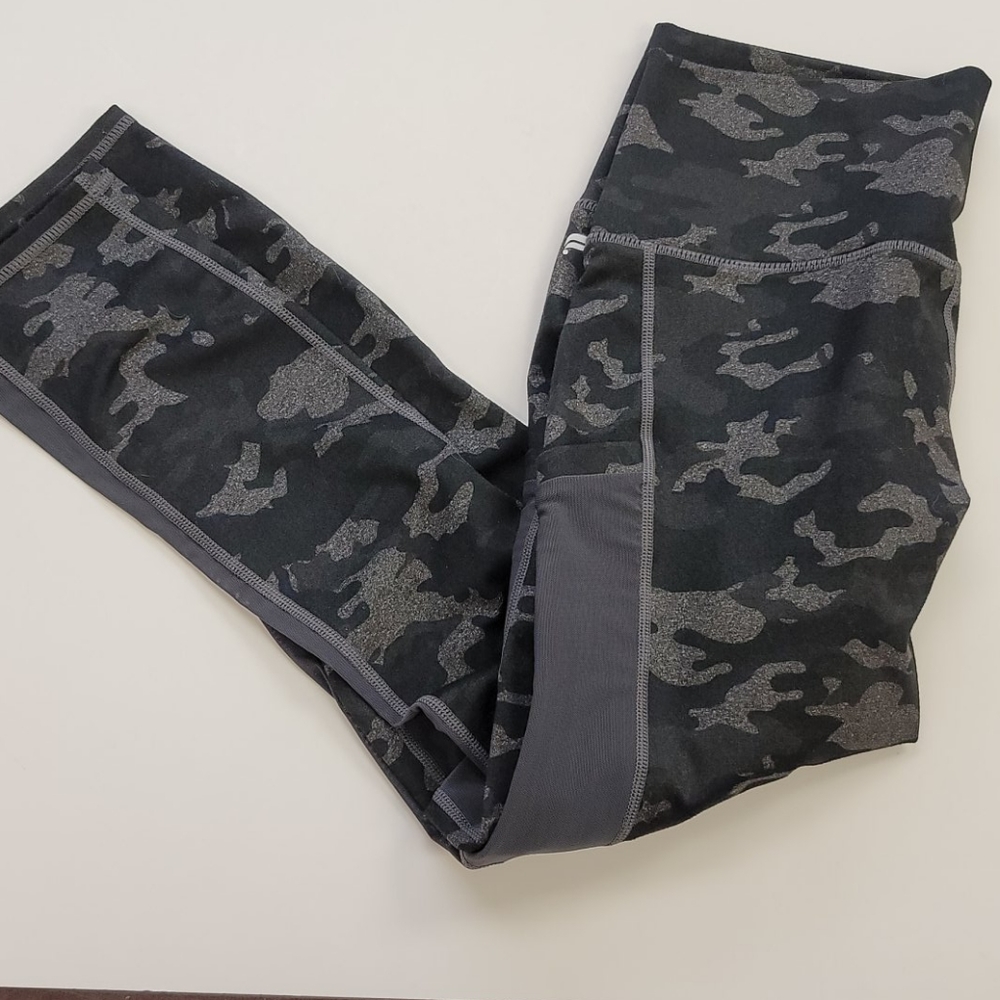 Powerhold fabletics size medium camo